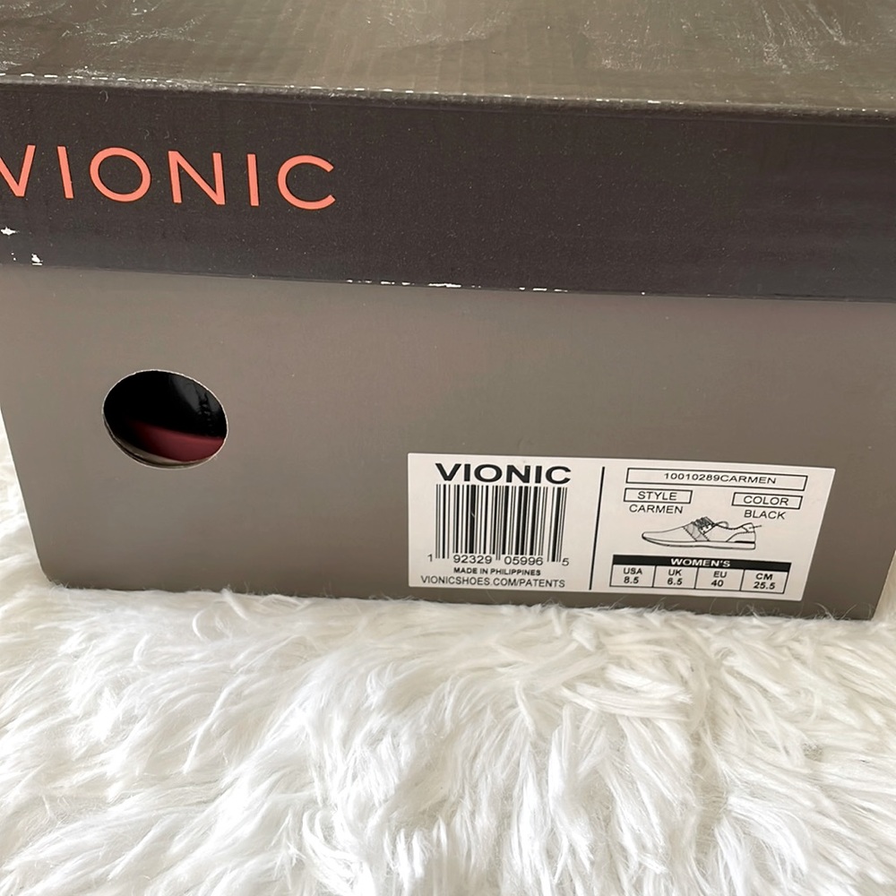 Vionic Carmen black 8.5 brand new